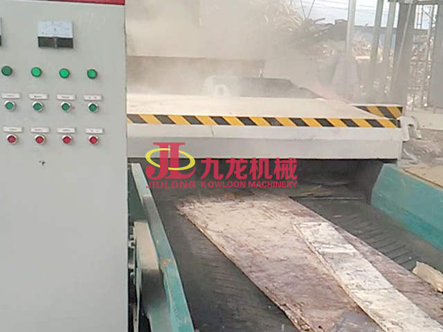南潯模板破碎機生產(chǎn)線(xiàn)現場(chǎng)
