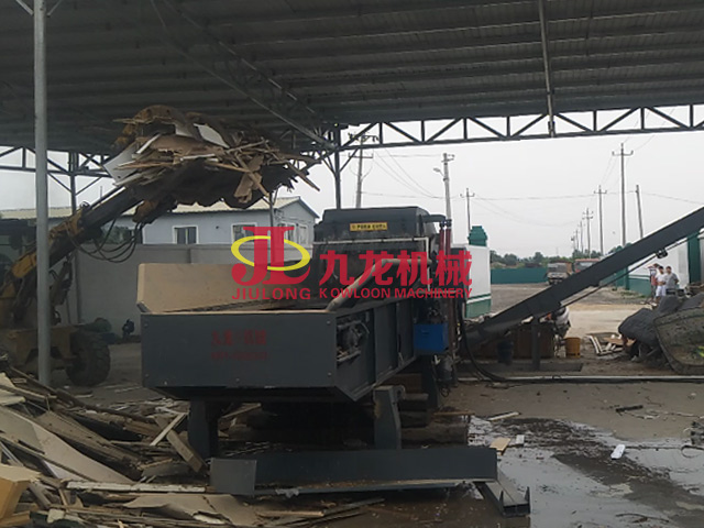 北京模板廢料破碎現場(chǎng)